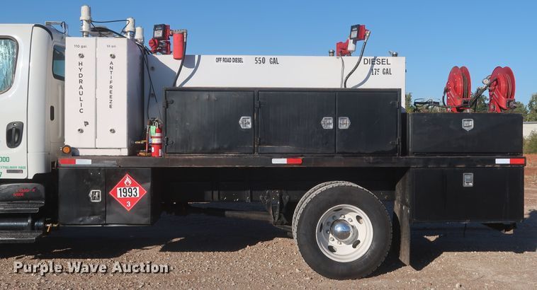 image for item MJ9194 2010 Freightliner Business Class M2  fuel / lube truck