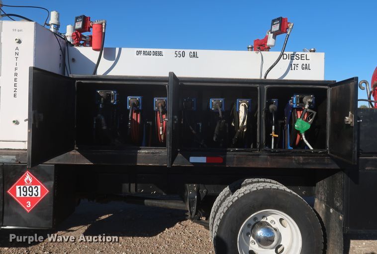 image for item MJ9194 2010 Freightliner Business Class M2  fuel / lube truck