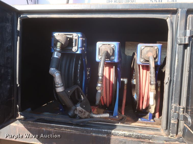 image for item MJ9194 2010 Freightliner Business Class M2  fuel / lube truck