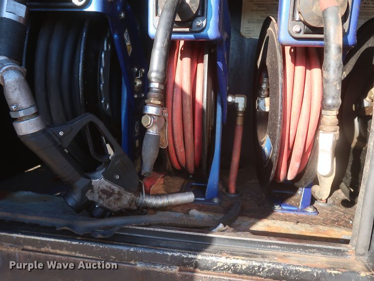 image for item MJ9194 2010 Freightliner Business Class M2  fuel / lube truck