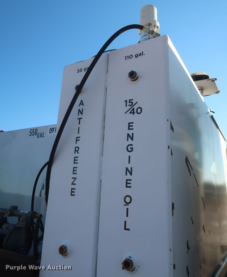 image for item MJ9194 2010 Freightliner Business Class M2  fuel / lube truck