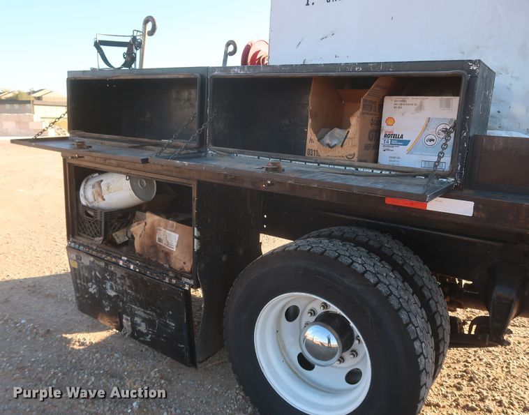 image for item MJ9194 2010 Freightliner Business Class M2  fuel / lube truck