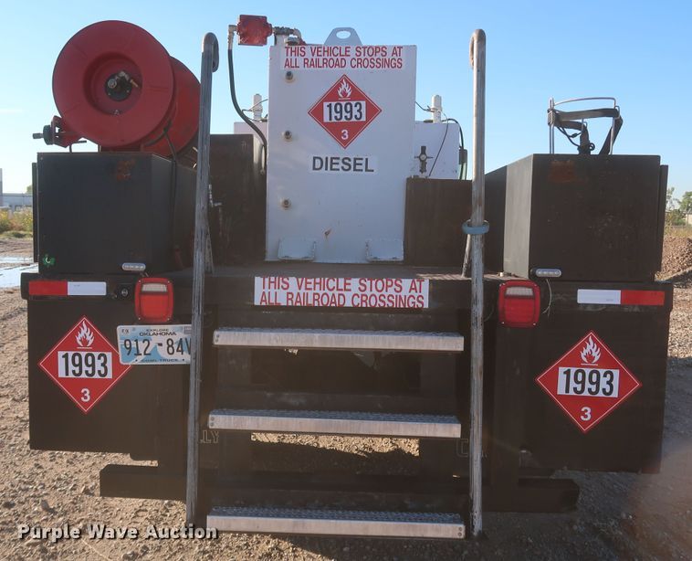 image for item MJ9194 2010 Freightliner Business Class M2  fuel / lube truck