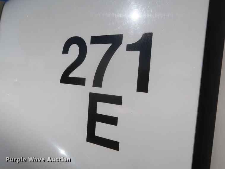 image for item MJ9194 2010 Freightliner Business Class M2  fuel / lube truck