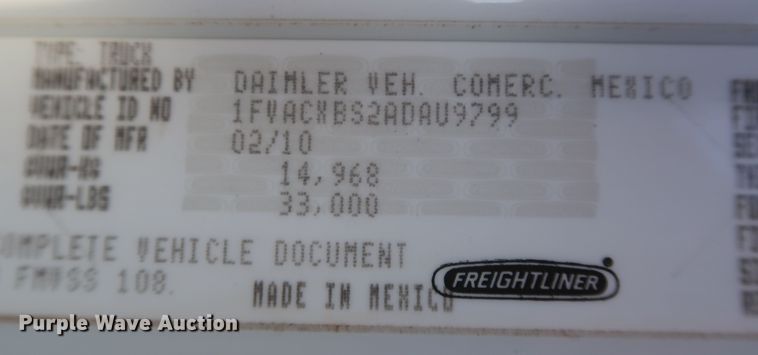 image for item MJ9194 2010 Freightliner Business Class M2  fuel / lube truck