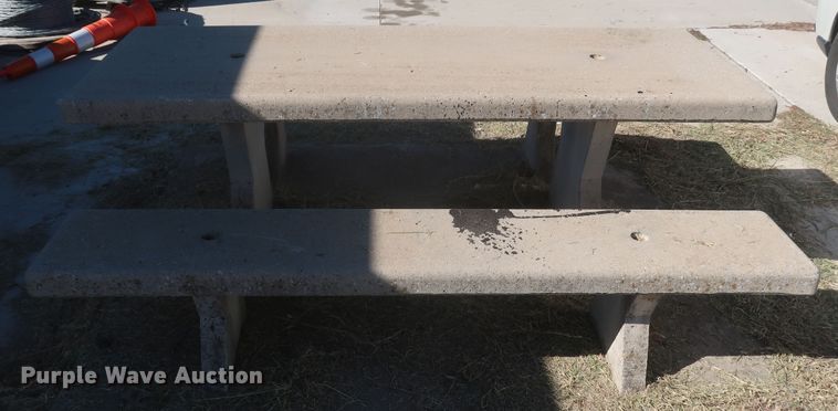 image for item MJ9196 Picnic table