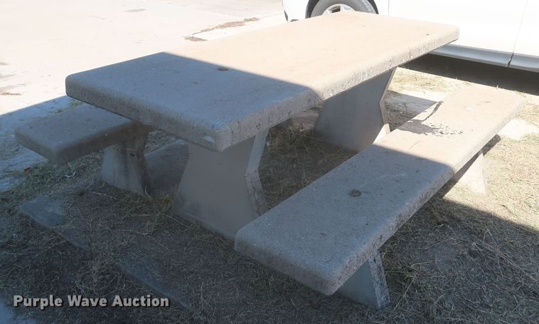 image for item MJ9196 Picnic table
