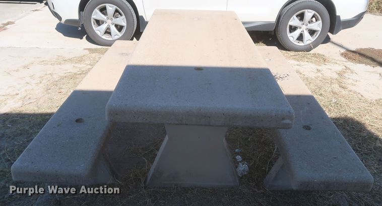 image for item MJ9196 Picnic table