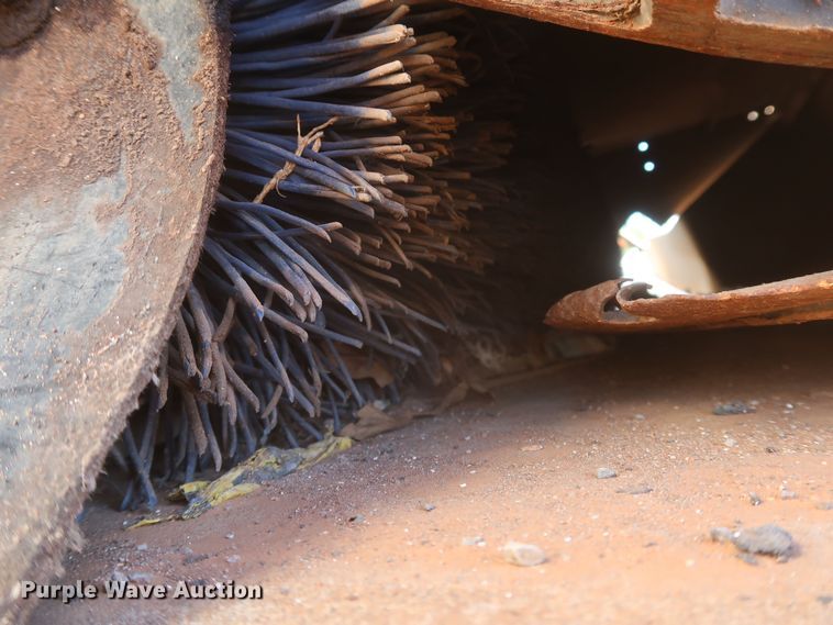 image for item MJ9199 2019 Bobcat 72 Sweeper  skid steer sweeper