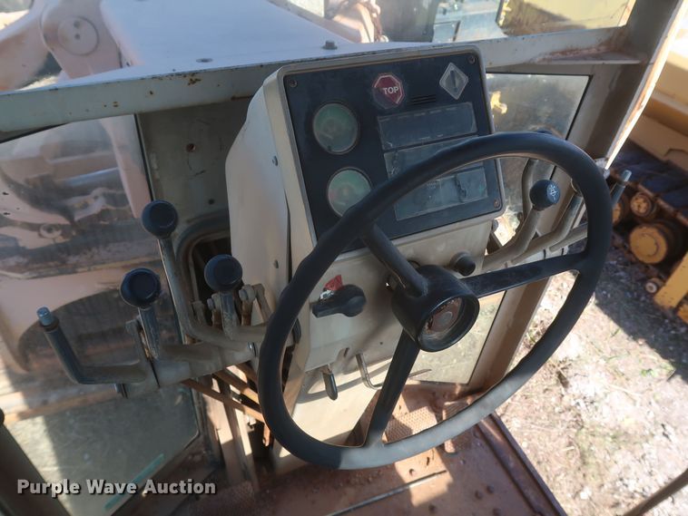 image for item MJ9201 1989 John Deere 670B  motor grader