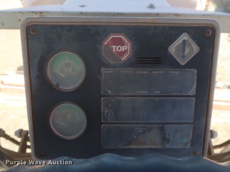 image for item MJ9201 1989 John Deere 670B  motor grader