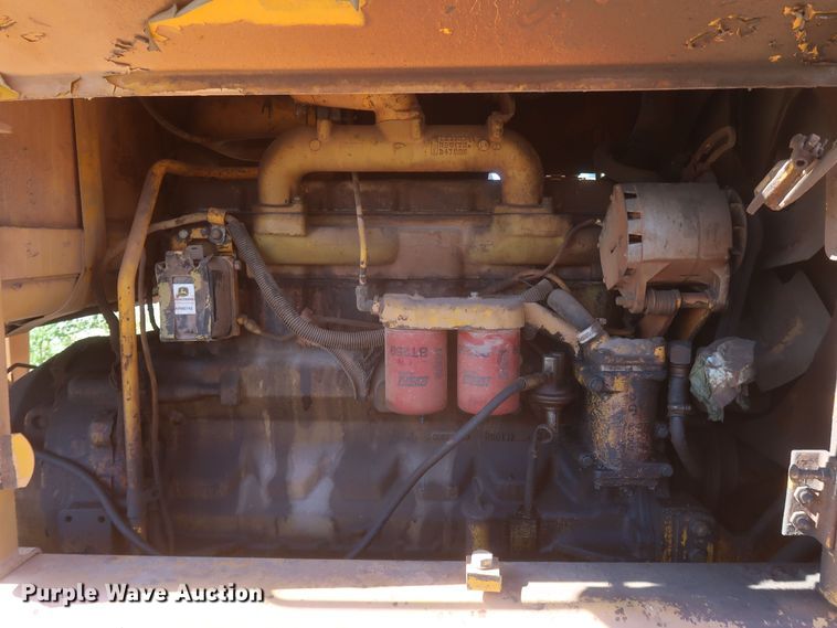 image for item MJ9201 1989 John Deere 670B  motor grader