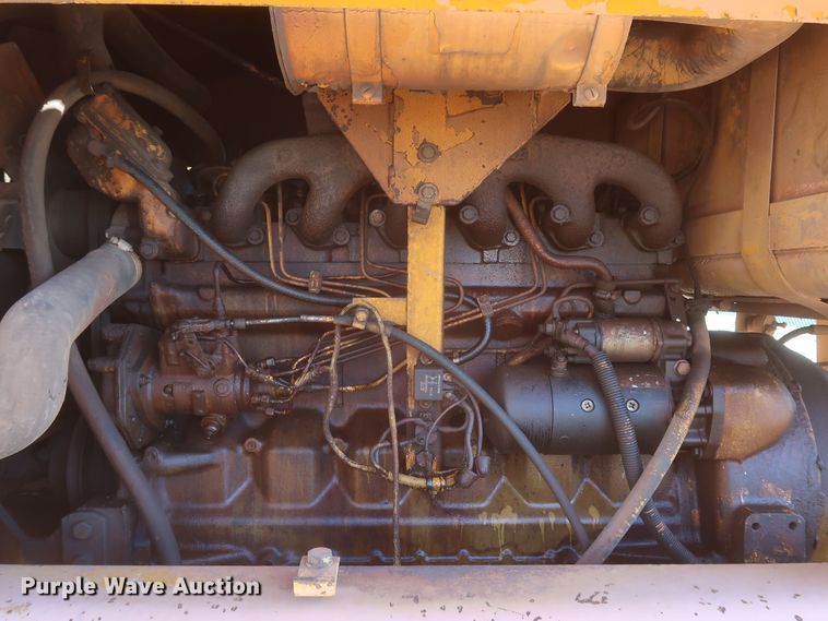 image for item MJ9201 1989 John Deere 670B  motor grader