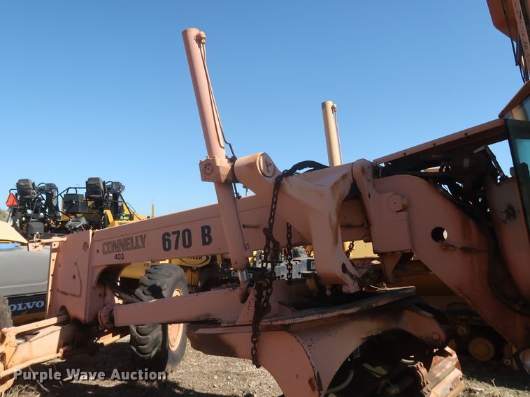 image for item MJ9201 1989 John Deere 670B  motor grader