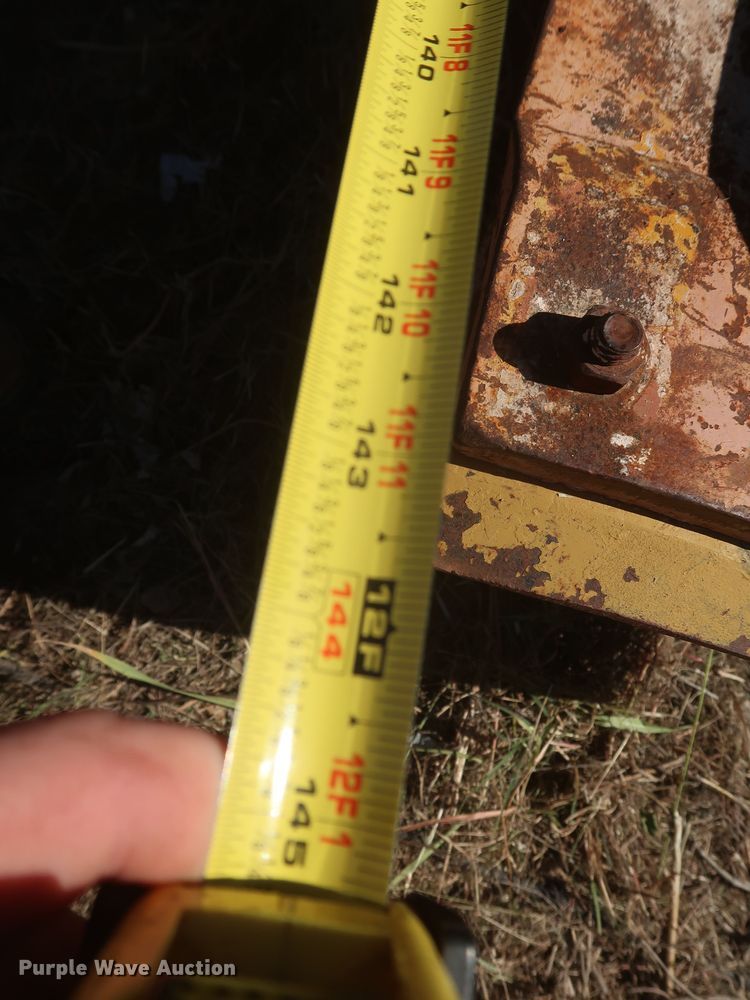 image for item MJ9201 1989 John Deere 670B  motor grader