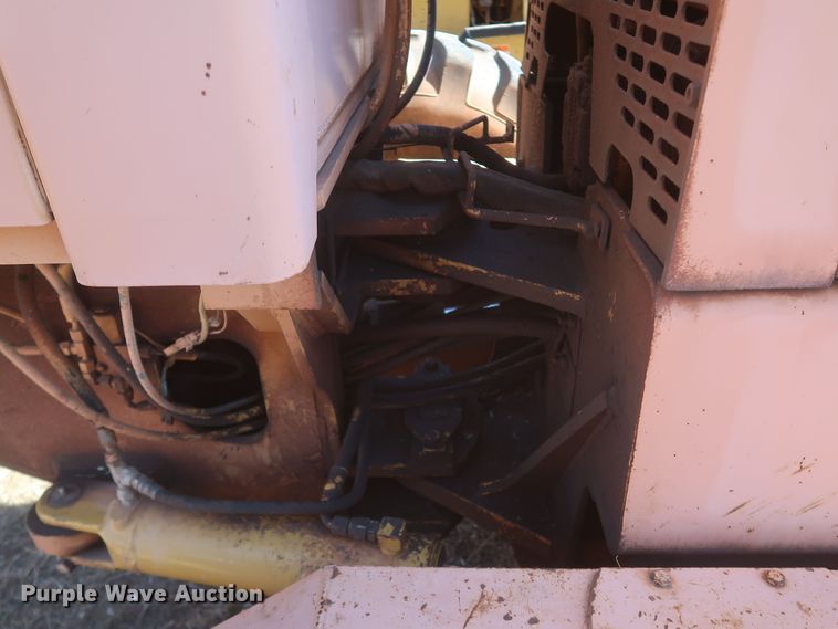 image for item MJ9201 1989 John Deere 670B  motor grader