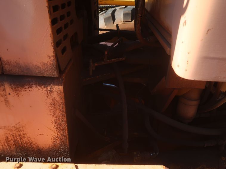 image for item MJ9201 1989 John Deere 670B  motor grader