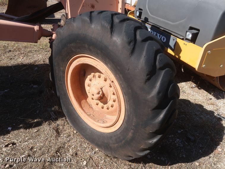 image for item MJ9201 1989 John Deere 670B  motor grader