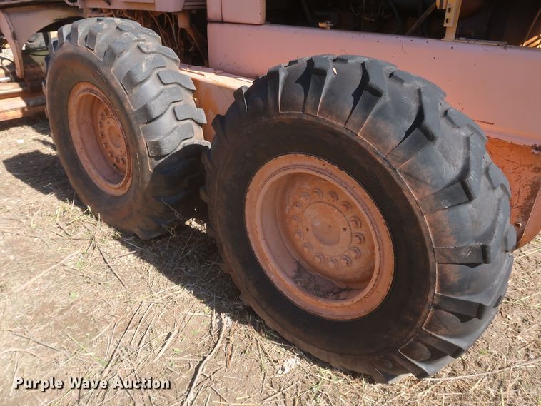 image for item MJ9201 1989 John Deere 670B  motor grader