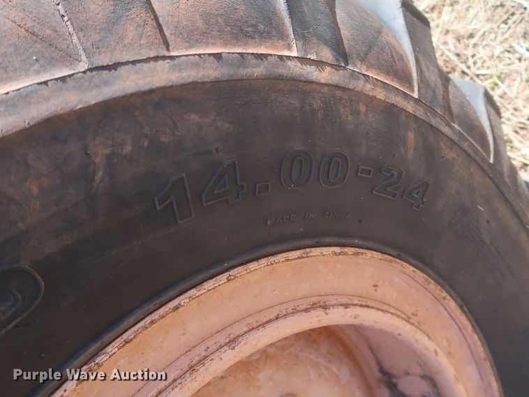 image for item MJ9201 1989 John Deere 670B  motor grader