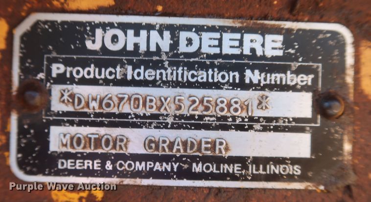 image for item MJ9201 1989 John Deere 670B  motor grader