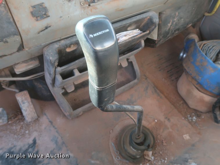 image for item MJ9202 2000 Freightliner FL112  water truck