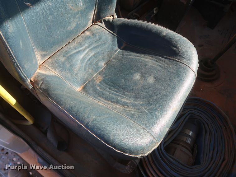 image for item MJ9202 2000 Freightliner FL112  water truck