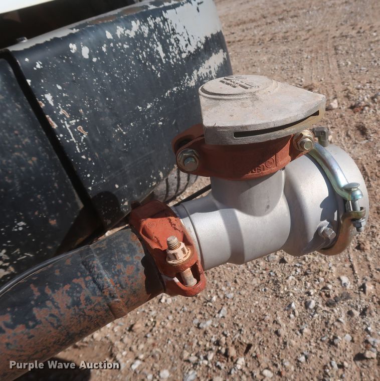 image for item MJ9202 2000 Freightliner FL112  water truck