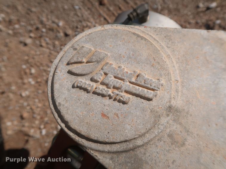 image for item MJ9202 2000 Freightliner FL112  water truck