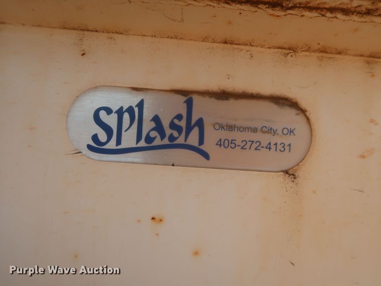 image for item MJ9202 2000 Freightliner FL112  water truck