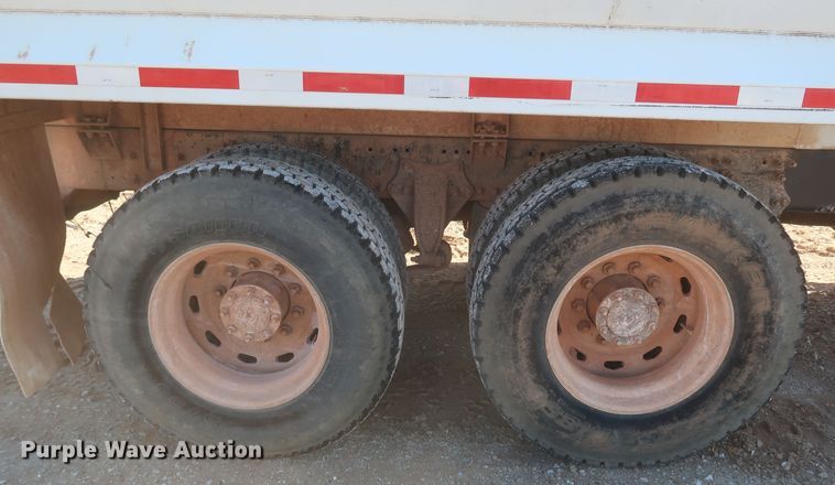 image for item MJ9202 2000 Freightliner FL112  water truck