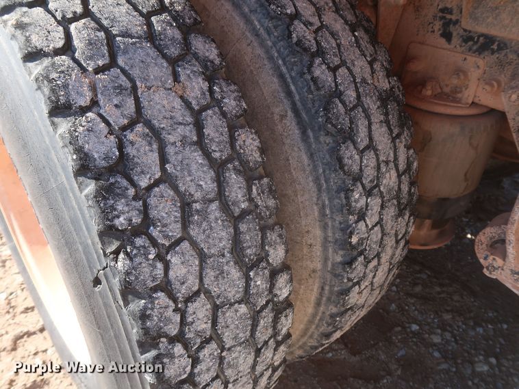 image for item MJ9202 2000 Freightliner FL112  water truck