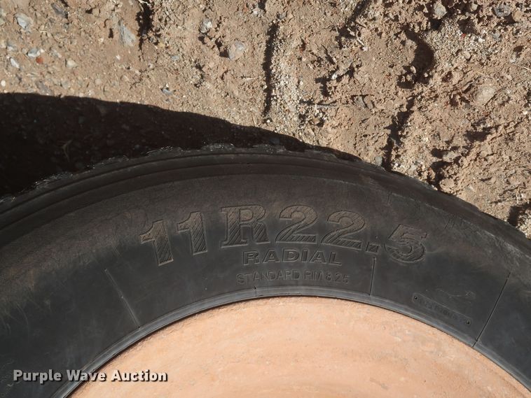 image for item MJ9202 2000 Freightliner FL112  water truck