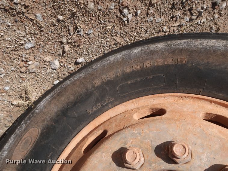 image for item MJ9202 2000 Freightliner FL112  water truck