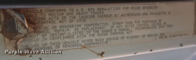 image for item MJ9202 2000 Freightliner FL112  water truck