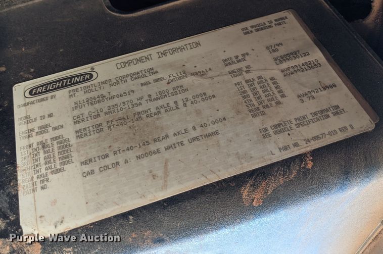 image for item MJ9202 2000 Freightliner FL112  water truck