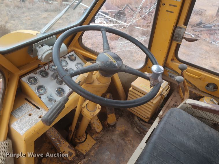 image for item MJ9271 1975 Caterpillar 966C  wheel loader