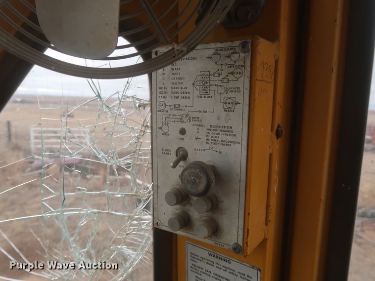 image for item MJ9271 1975 Caterpillar 966C  wheel loader