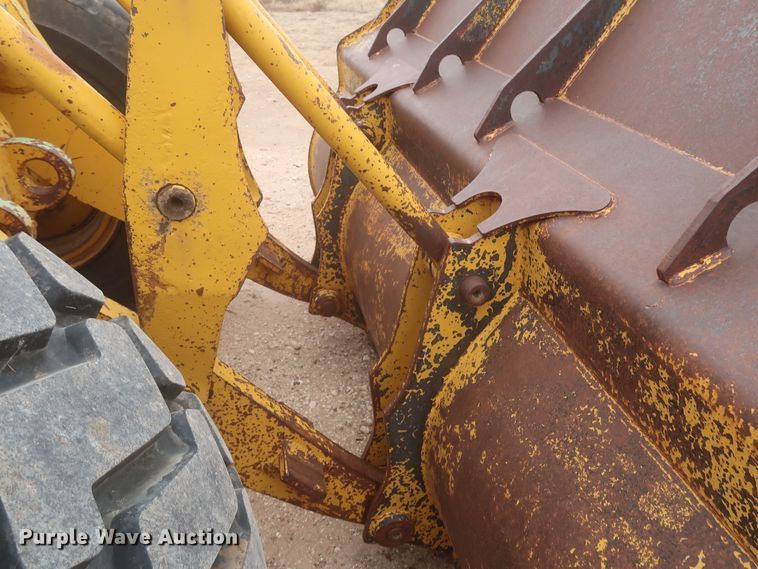 image for item MJ9271 1975 Caterpillar 966C  wheel loader