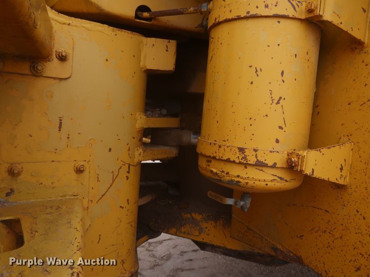 image for item MJ9271 1975 Caterpillar 966C  wheel loader