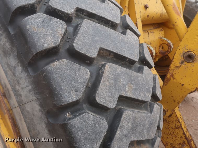 image for item MJ9271 1975 Caterpillar 966C  wheel loader