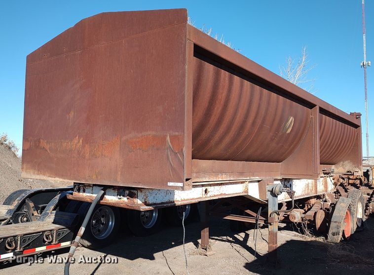 image for item MJ9279 1983 Cherokee  end dump trailer