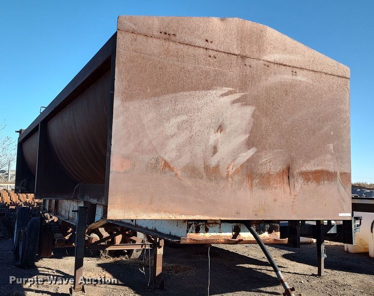 image for item MJ9279 1983 Cherokee  end dump trailer