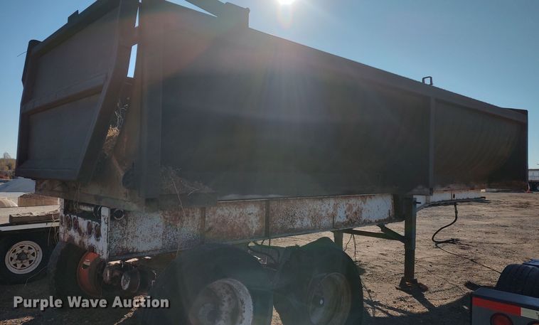 image for item MJ9279 1983 Cherokee  end dump trailer