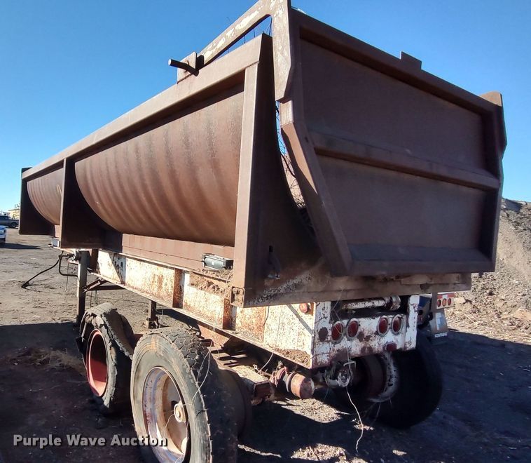 image for item MJ9279 1983 Cherokee  end dump trailer