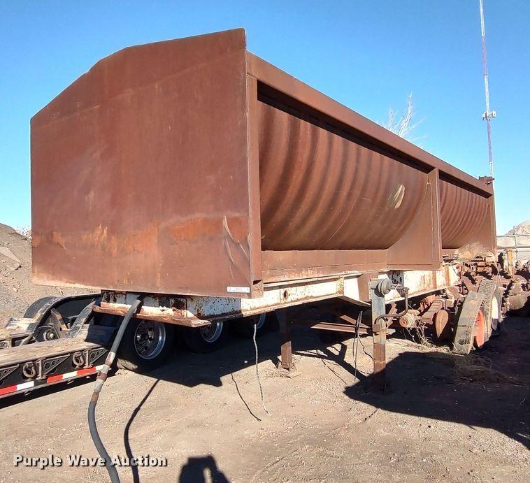 image for item MJ9279 1983 Cherokee  end dump trailer