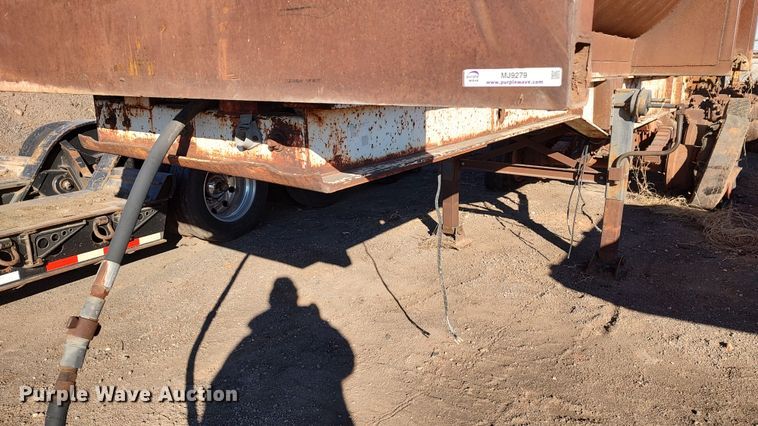 image for item MJ9279 1983 Cherokee  end dump trailer