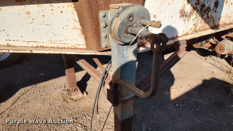 image for item MJ9279 1983 Cherokee  end dump trailer