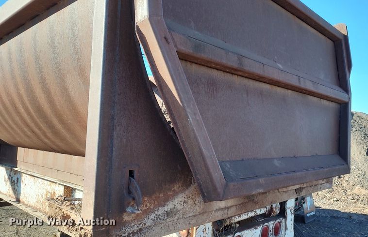 image for item MJ9279 1983 Cherokee  end dump trailer