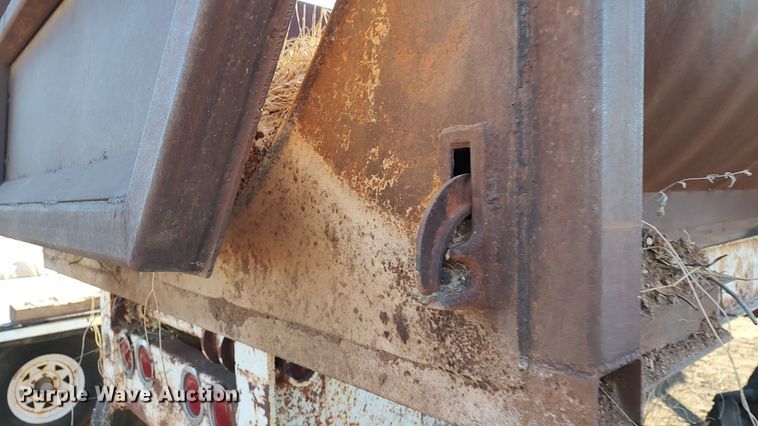 image for item MJ9279 1983 Cherokee  end dump trailer